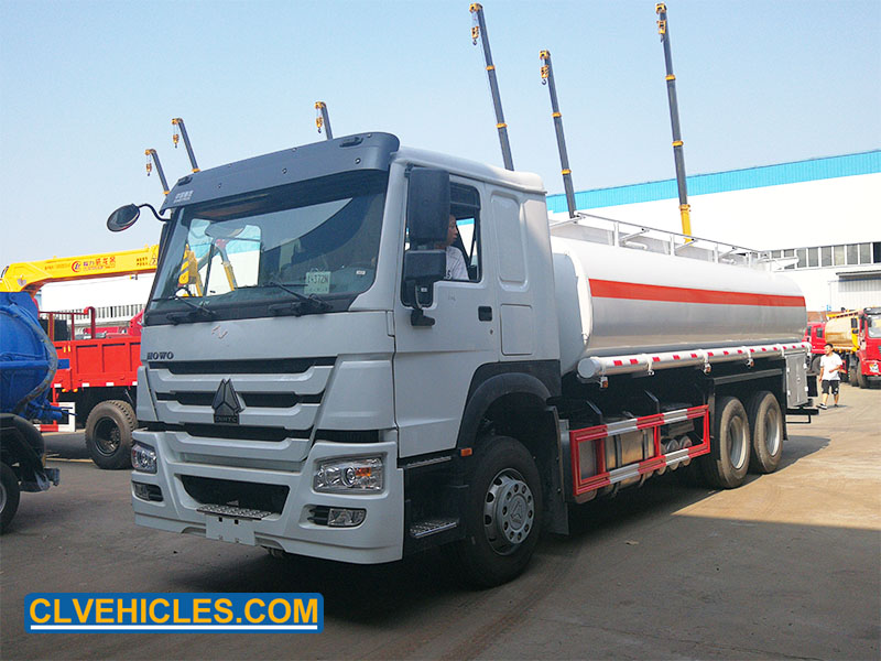 HOWO fuel tank truck