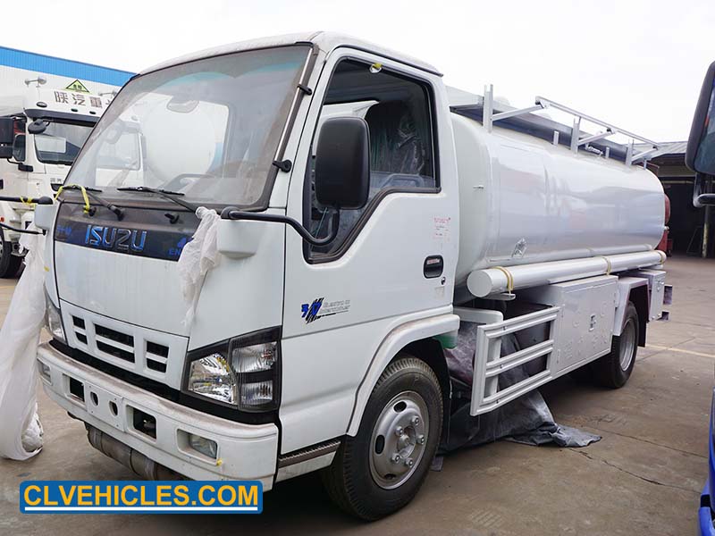 ISUZU fuel tank truck