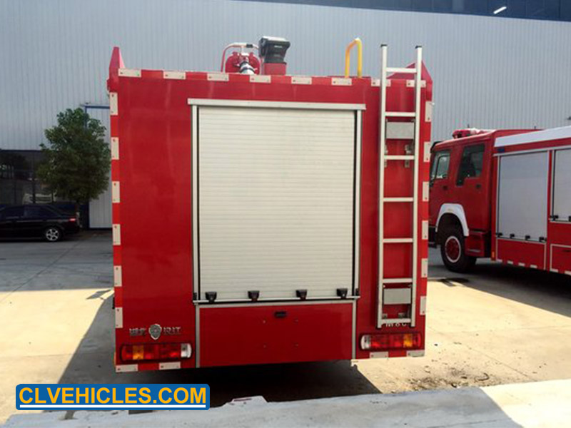 Fire fighting truck