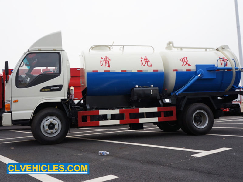 sewage suction truck