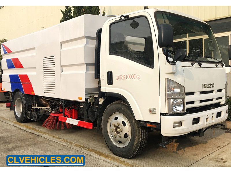 ISUZU washing sweeper truck