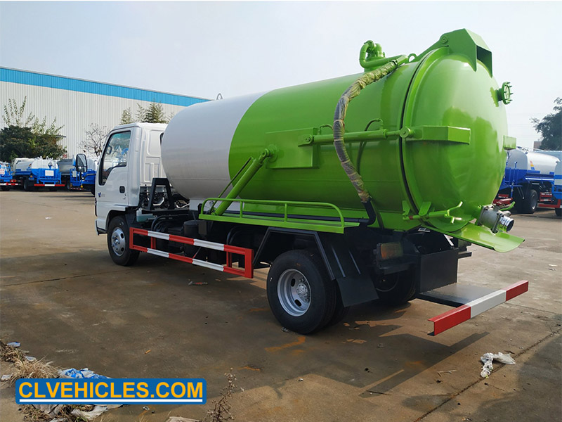 vacuum tank truck