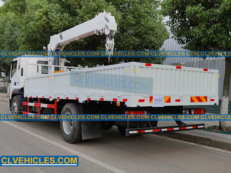 FOTON truck with crane
