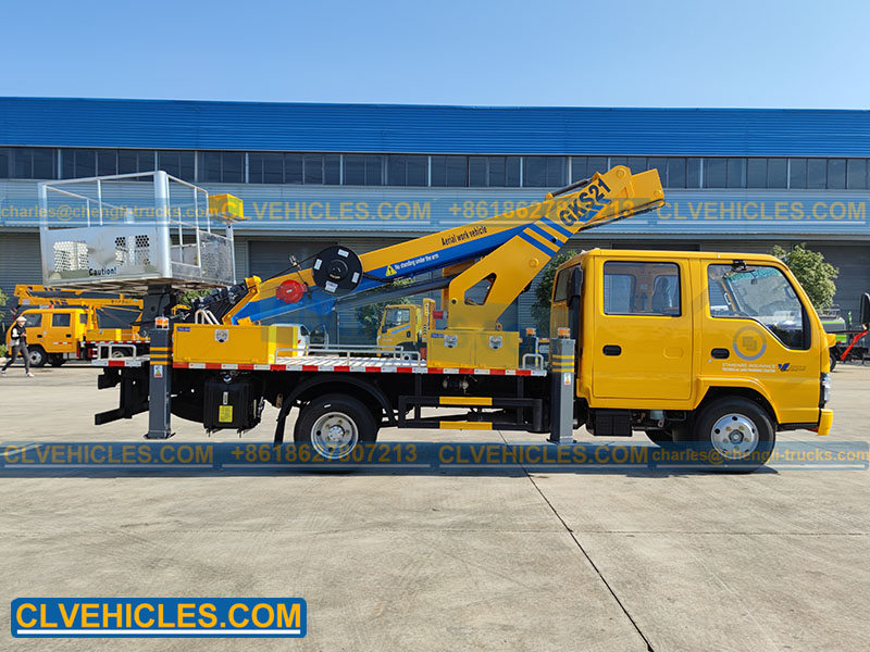 ISUZUのmanliftのトラック