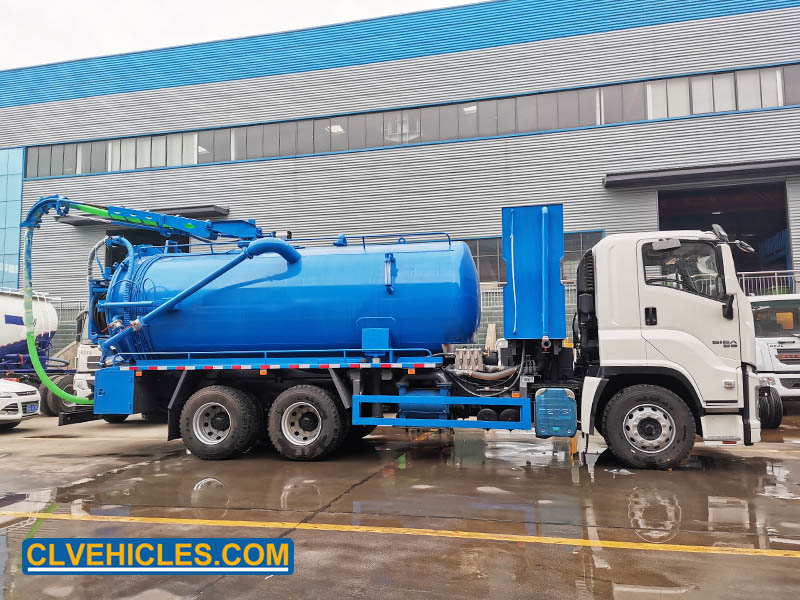 ISUZU vacuum tank truck