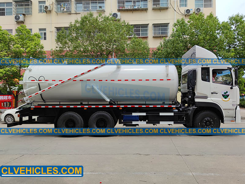 sewage suction truck