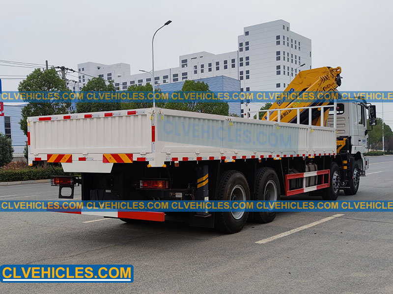 XCMG truck with crane 