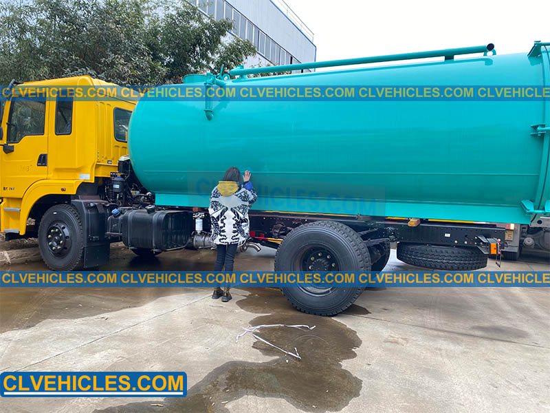 sewage tank truck