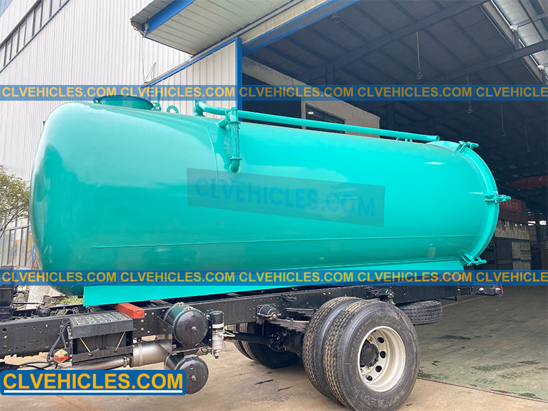 sewage vacuum truck