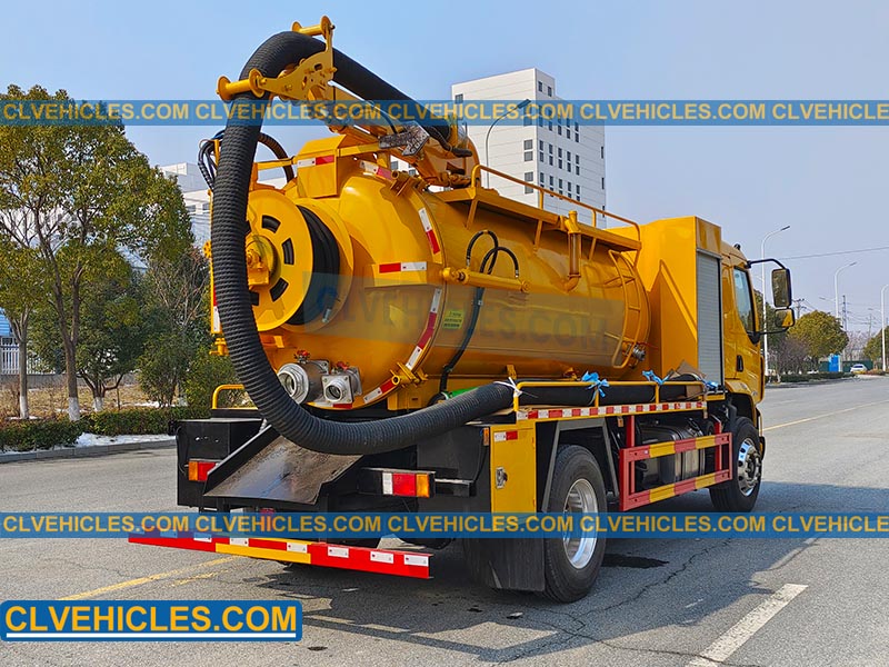 sewage suction truck