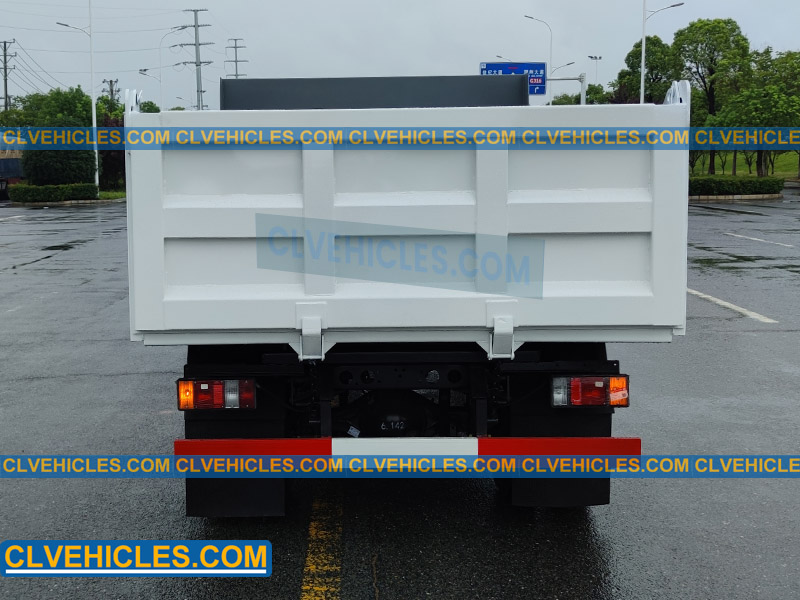 ISUZU dump truck