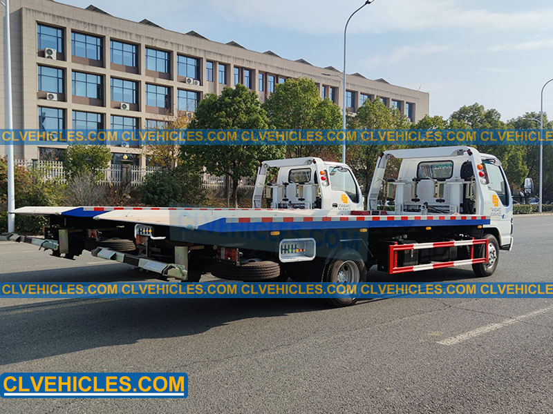 ISUZU wrecker truck