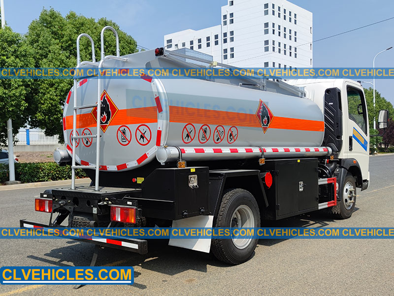 HOWO fuel tank truck