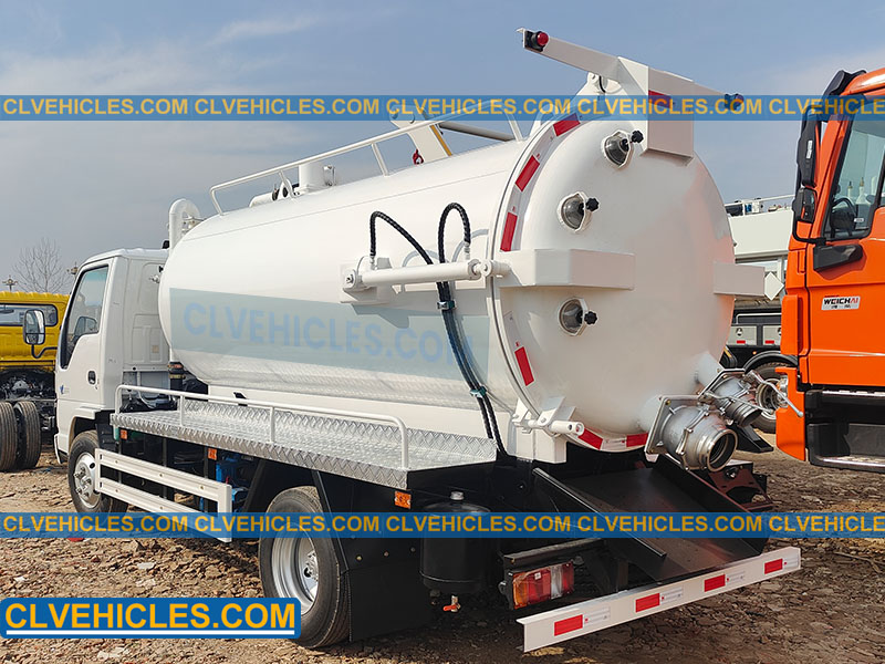 ISUZU sewage suction truck