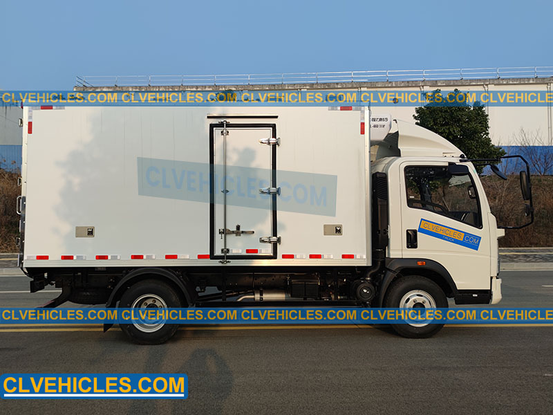 HOWO refrigerator truck