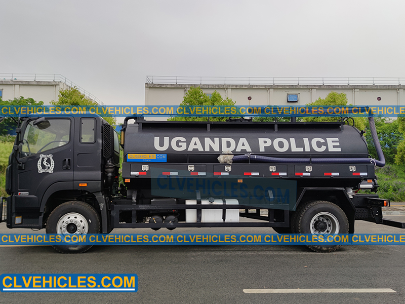vacuum tank truck