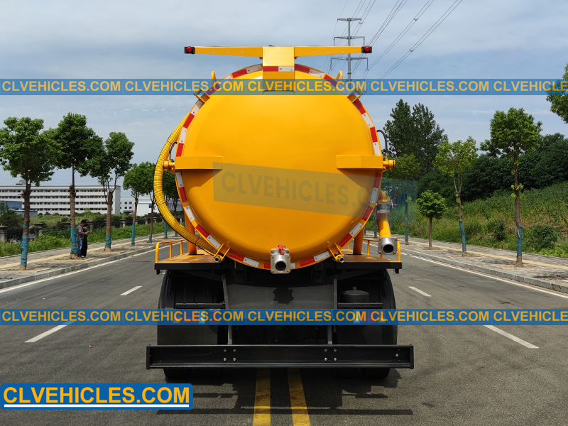 ISUZU vacuum suction truck