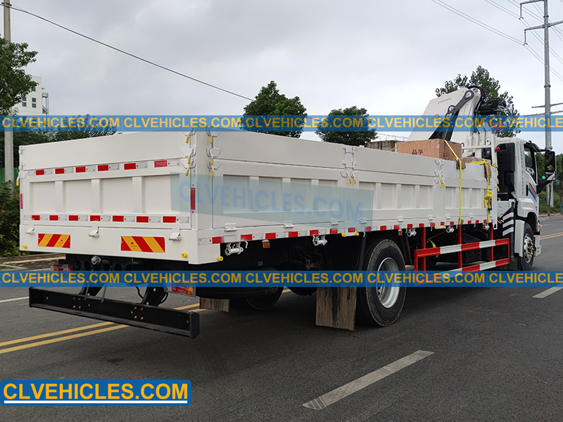 ISUZU truck mounted crane