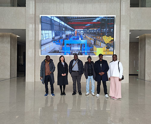 Customers from Uganda Visited Our Factory and Accepted the Compressed Garbage Truck
