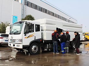 Factory training-Customers from South Africa sweeper truck operation training