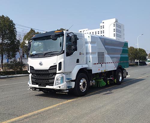 Two Units of DONGFENG High Pressure Road Sweeper Trucks Ship To Thailand