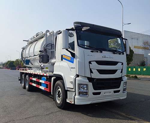 One Unit of ISUZU GIGA Sewage Purification Vacuum Truck With Ship to United Arab Emirates