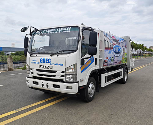 One Unit of ISUZU ELF 190hp RHD 9CBM Compactor Garbage Truck Ship to Greneda
