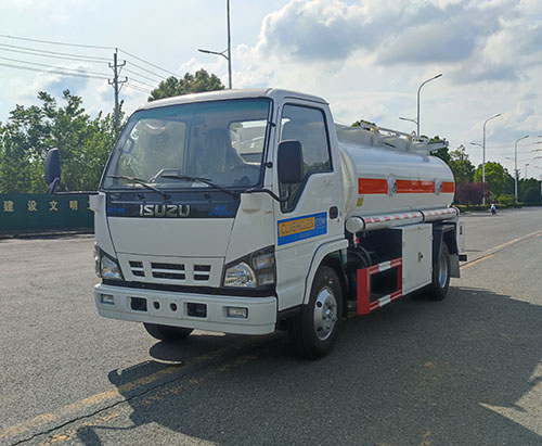 One Unit of ISUZU 600P 5000L Fuel Tank Truck Ship to YEMEN