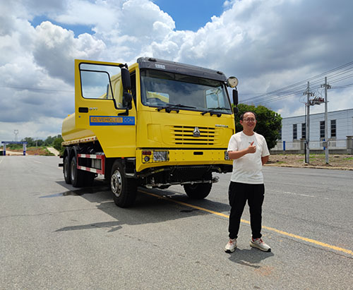 One Unit of HOWO 6X6 20CBM Water Sprinkler Truck Ship to Tanzania