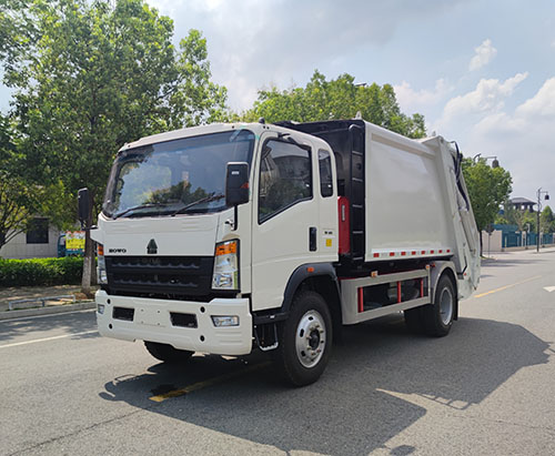 One Unit of HOWO RHD 10CBM Waste Compactor Truck Ship to Trinidad and Tobago