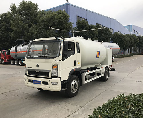 One Unit Of HOWO 10,000 Liters LPG Fueling Truck Ship To Nigeria