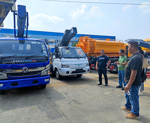 Customer from Brunei come to CLVEHICLES.COM and Learn Aerial Working Truck Operation